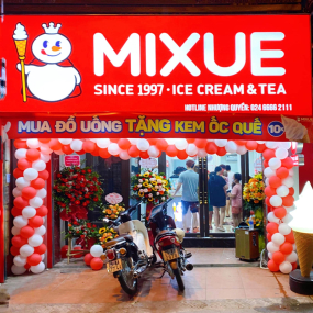 HỘP ĐÈN UV NHÔM NHÉT CẠNH TẠI HOÀNG THỊNH ADV